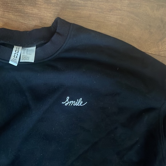 Black “smile” crewneck size medium - Picture 2 of 2